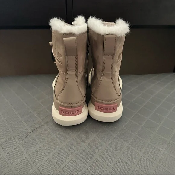 NWT Sorel Explorer II Joan Faux Fur boots - Picture 6 of 7